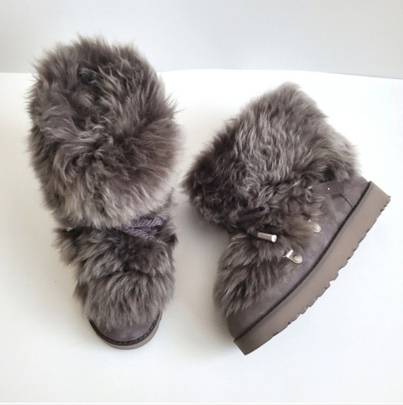 Sale! UGG * Classic Posh Mini Fur Boots size 6 and 7 - Picture 6 of 9